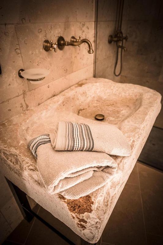 Suite La Stalla Matera Exterior photo